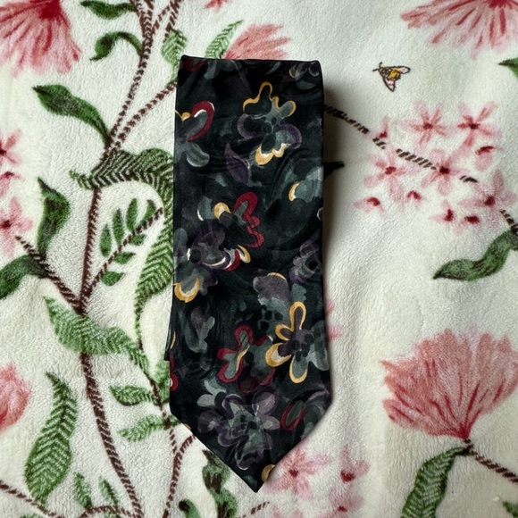 Botany 500 Other - Elegant Floral Tie - Black and Gold